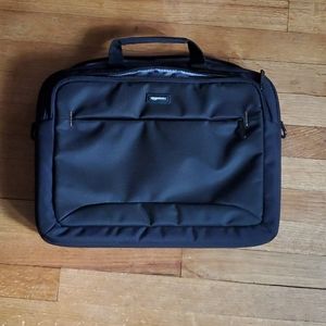 Laptop carrying case